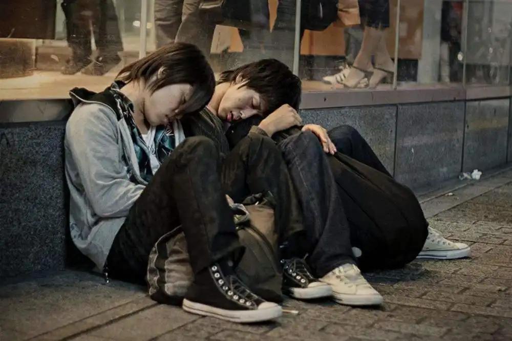 日本进入低欲望社会！年轻不工作、中年自杀、老年等死是真是假？