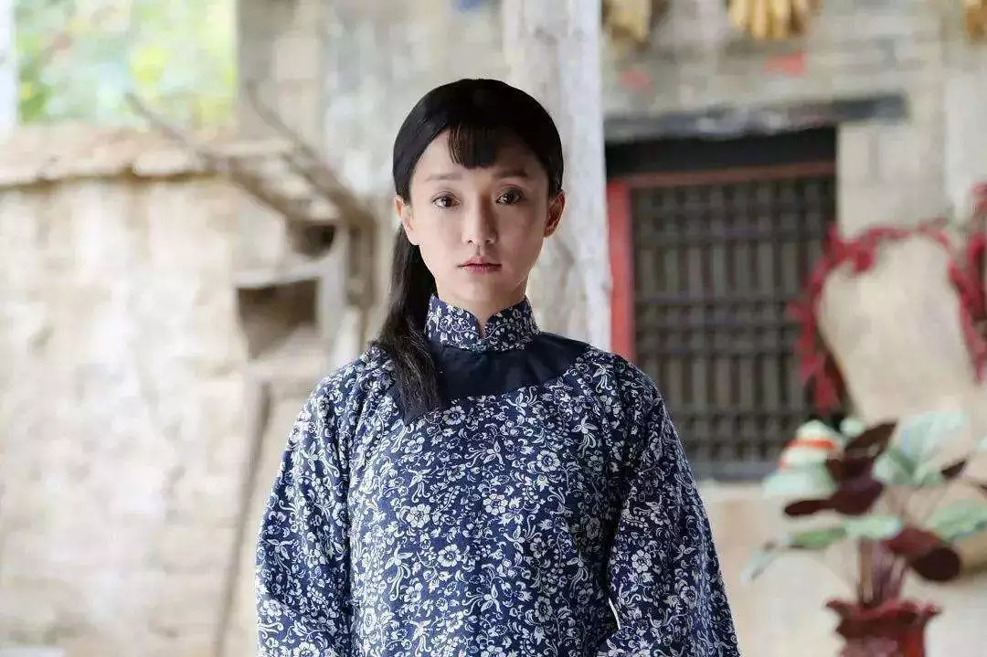 红高粱九儿和余占鳌高粱地告别,红高粱九儿愿意和余占鳌打鬼子