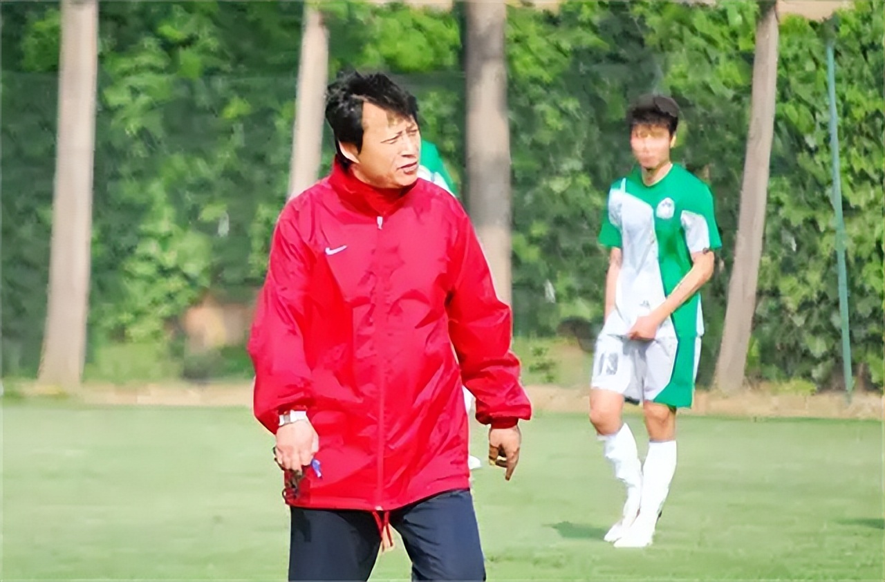 董礼强真是国足克星,中国足球运动员董礼强