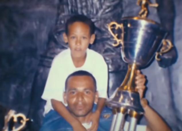 贫民窟里产凤凰，他们没有特供的海参，却成了顶级球星