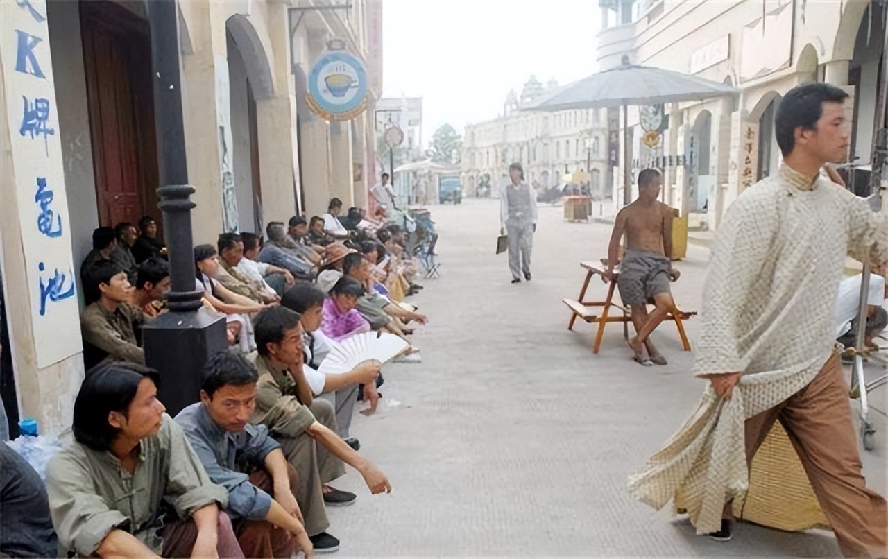 横店群演不够用了他们都在忙什么,横店20万群演现状