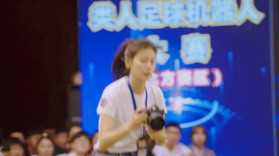 揭秘！《大三女生》中类人足球机器人的那些事