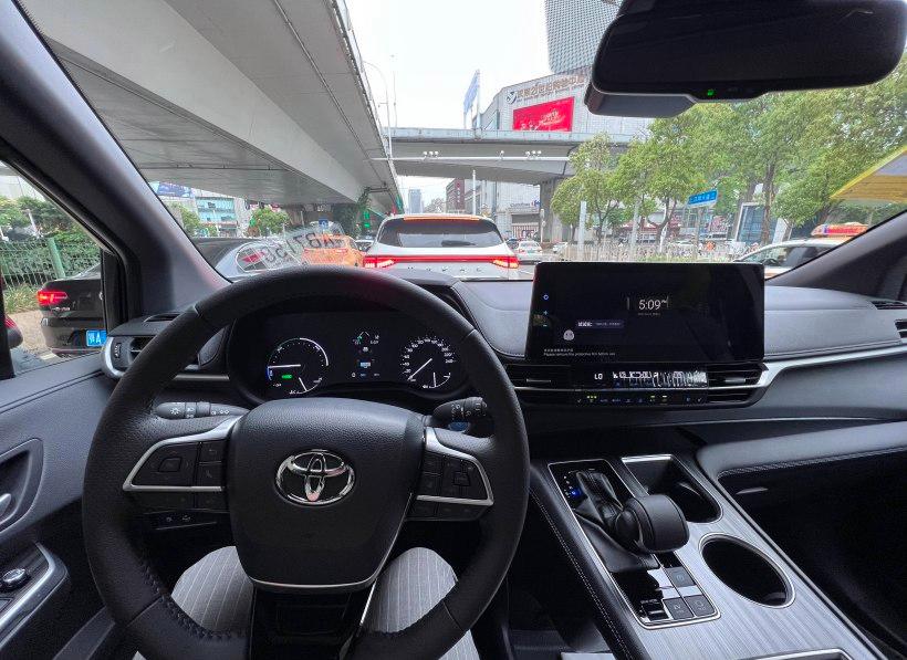 入手丰田,新款腾势d9开多少公里