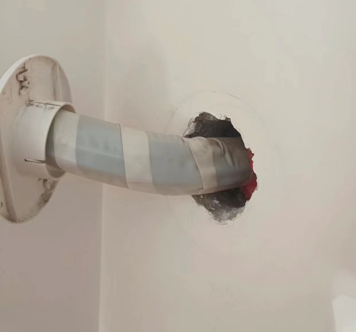 装修一些小坑怎么修补,装修好了如何补救多余的孔