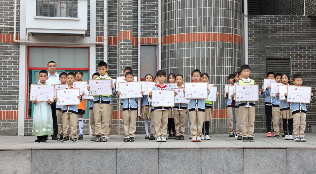 足球比赛华阳实验小学,句容华阳实验小学足球场