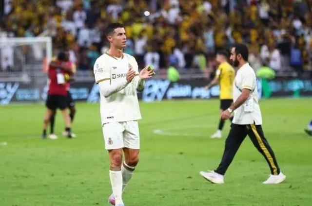 c罗渴望大力神杯,梅西和c罗谁更热爱足球