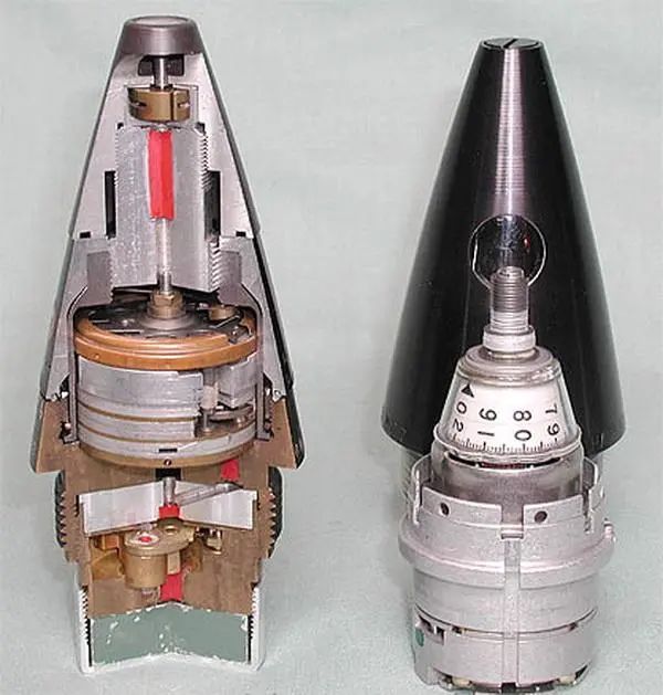 炸弹空中爆引信叫什么,引信爆炸的威力