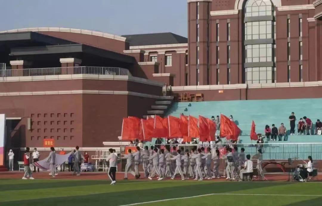 校园运动会开幕式展现青春活力,校园阳光体育运动会