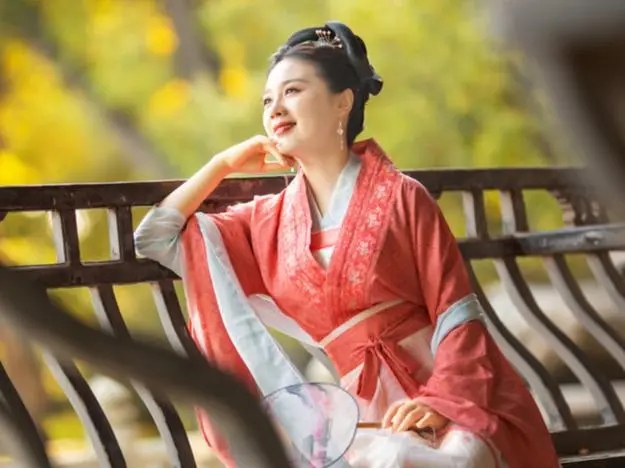 李白诗中描写春天的诗词大全,李白的诗描写春天的诗句有哪些