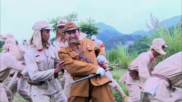 涂发胶抹口红，打仗住酒店，这些抗日剧，对得起以前的战士吗？