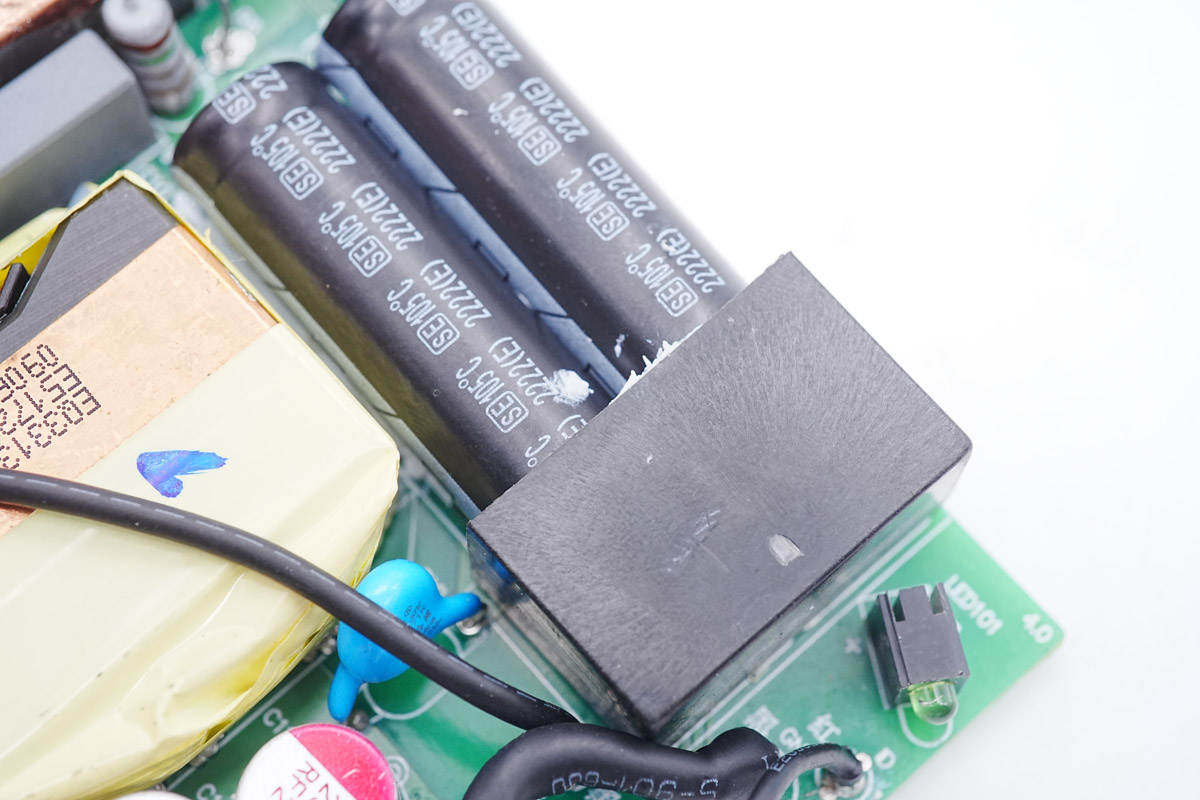 雷蛇笔记本氮化镓适配器,雷蛇330w氮化镓适配器