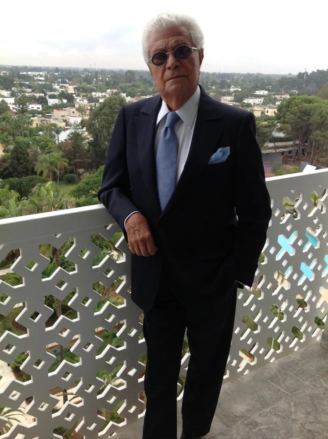 华尔街之狼穿着两千美元的西装,穿最靓的西装做最靓的仔