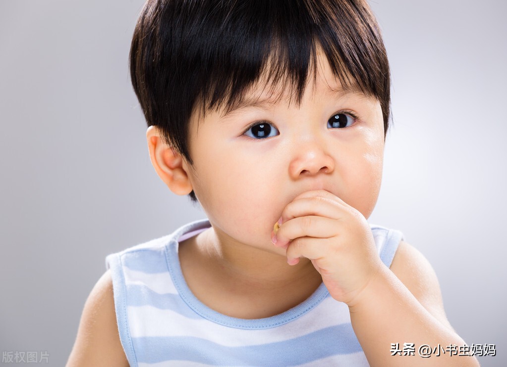 儿童啃手指怎么戒掉,孩子习惯吃手怎么戒掉