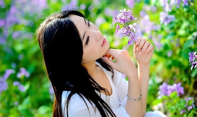 交往中女人允许你触碰这些底线,让中年女人触碰的底线