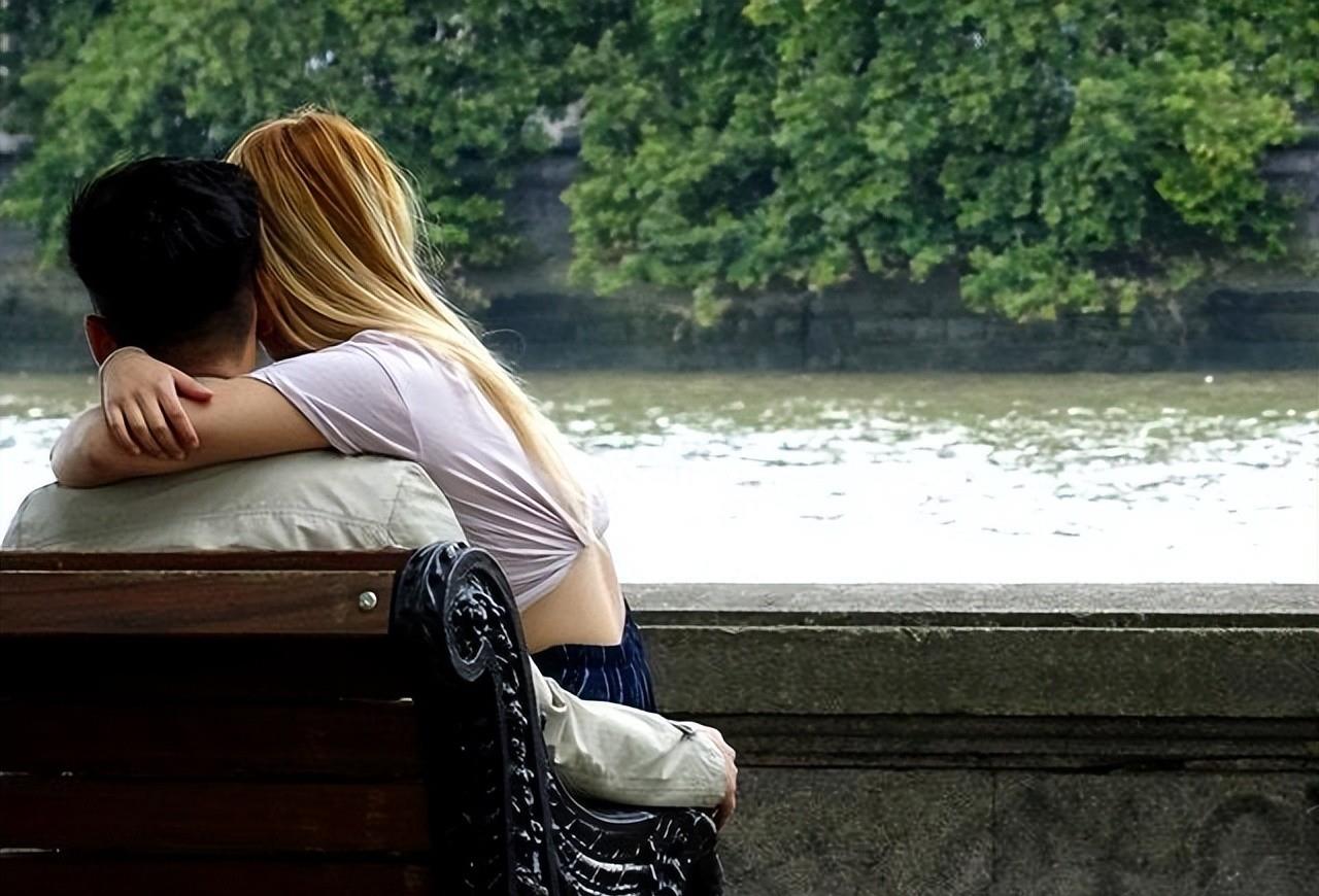 两性关系:当你需要他的时候,他不在你身边-你该怎么办?