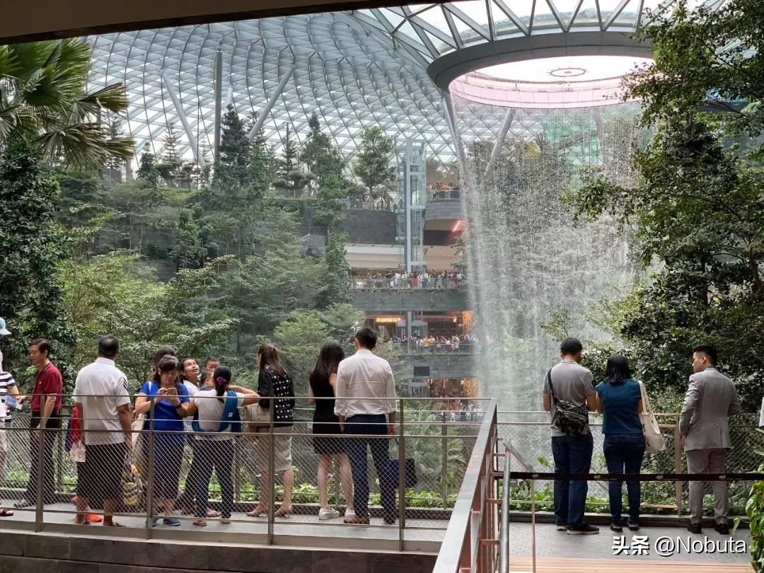 这样的飞机你敢坐吗,令人震撼的机场