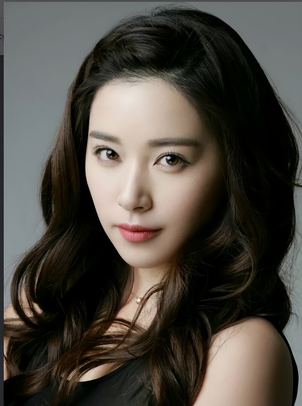 脖子丑的女星,被丑脖子拖累的女星