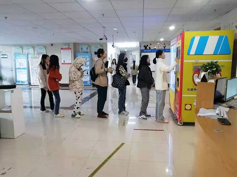 智购科技自动售货机发展前景,24小时成人无人售货机的前景