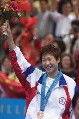 国乒女队王楠,王楠张怡宁女乒团体比赛视频