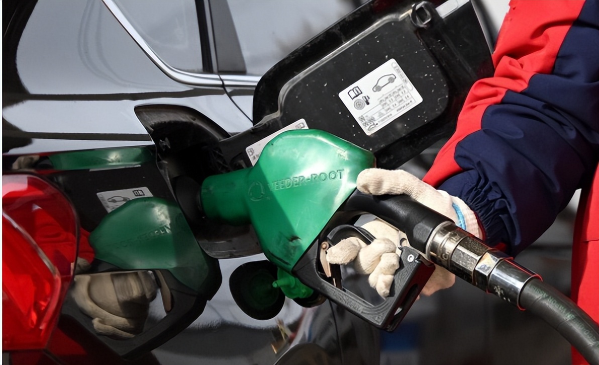 开一辆卡罗拉收入要多少才够？很多人都不清楚，一次性给你讲清楚