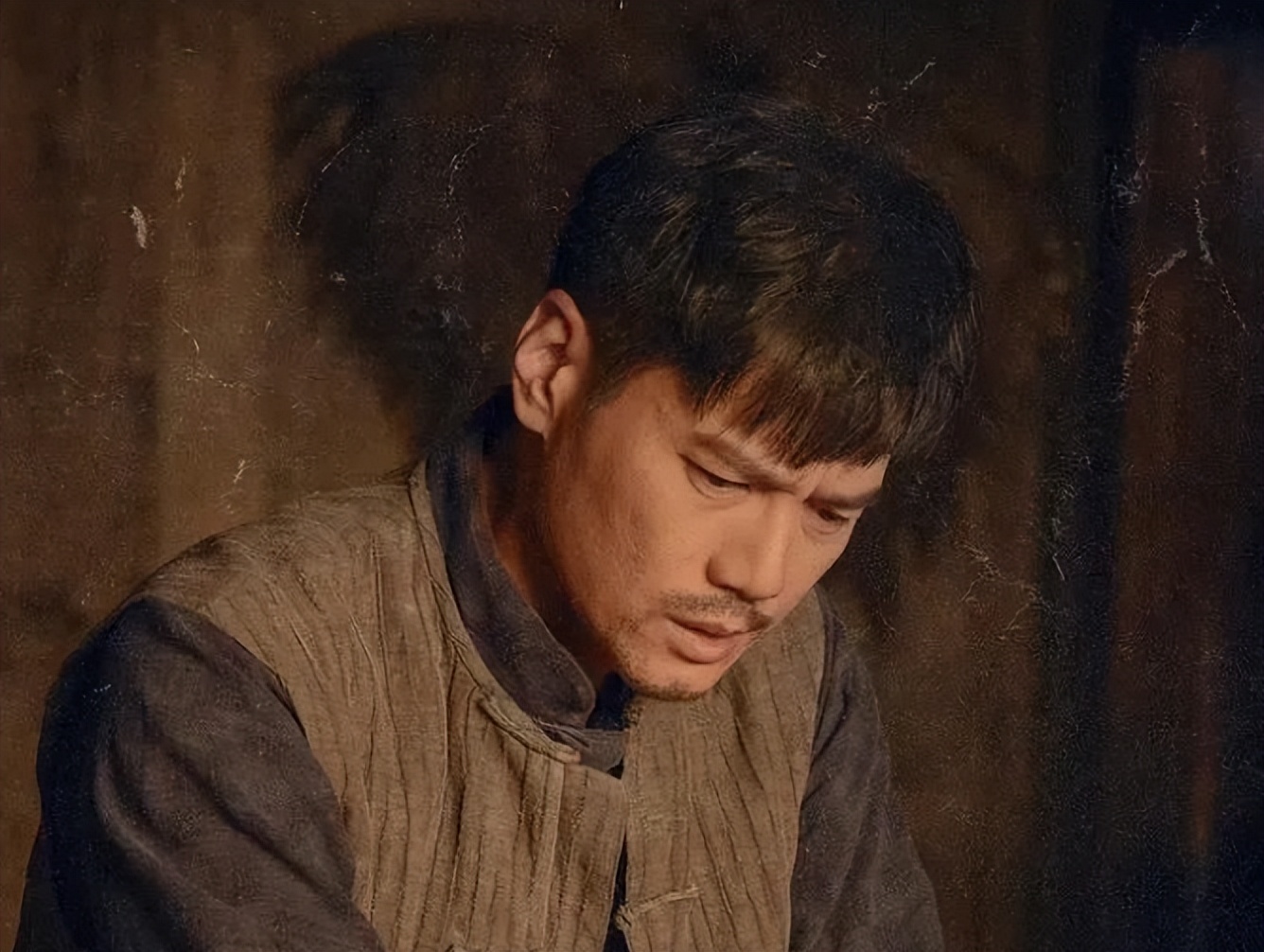 明明是双胞胎却被区别对待,明明是双胞胎却被区别对待的电影