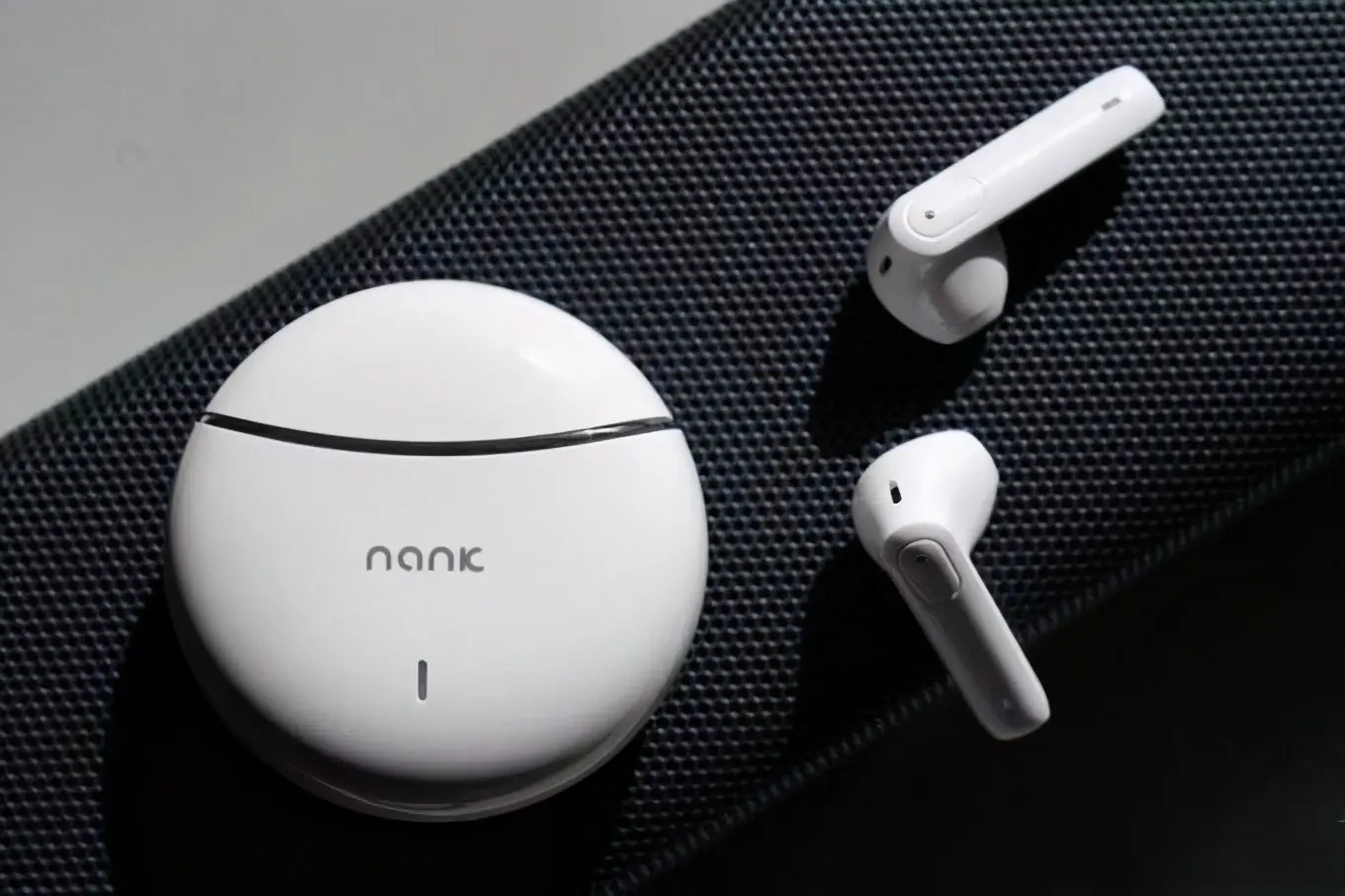 目前性价比高最好的耳机是哪一款,惠威耳机哪款性价比最高音质最好