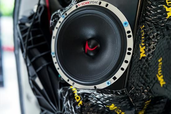 成都奔驰威霆音响改装升级,奔驰威霆音响改装