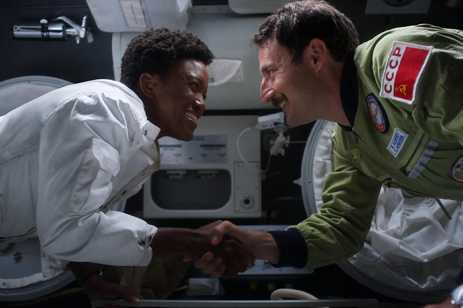 推荐两部好无尿点科幻美剧,科幻硬核的美剧