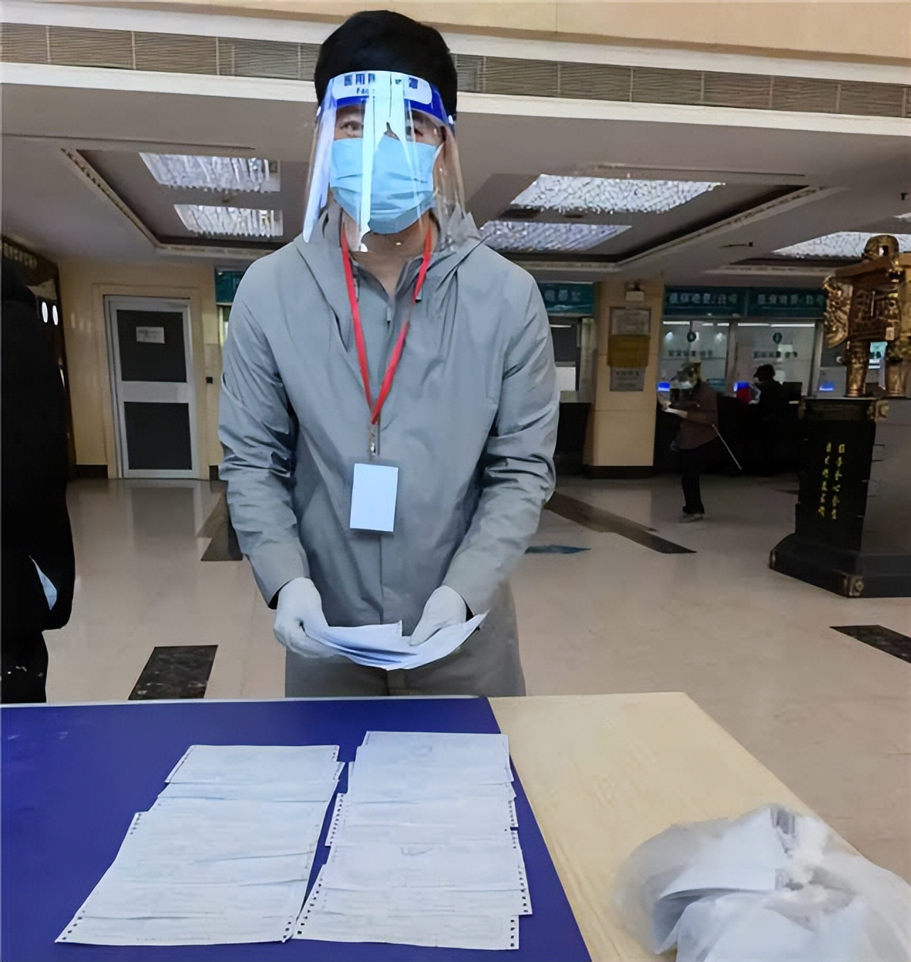 我们是青年站在祖国最前线,我们是战疫青年