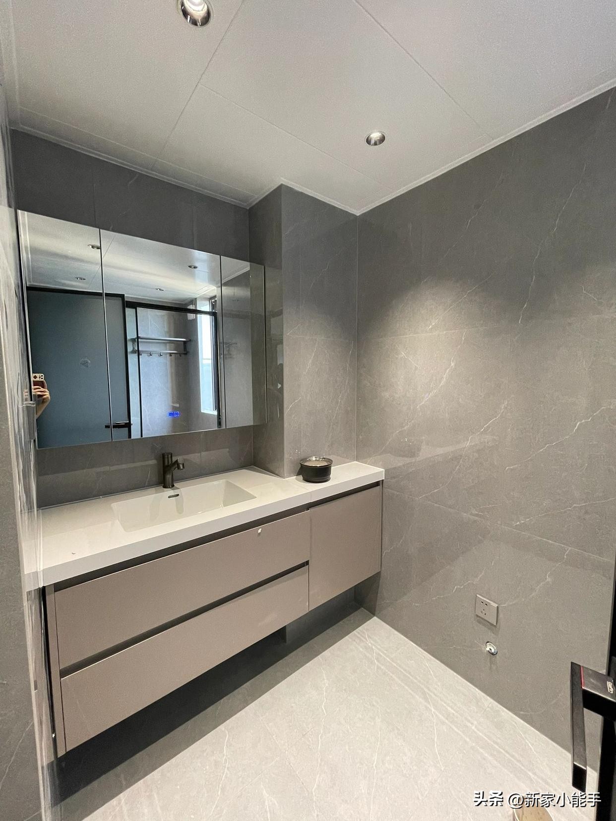 装修房子现代简约127平方米,120平米房子8万装修风格现代简约