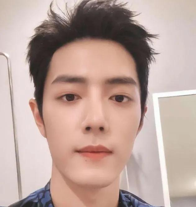 眼距宽却很好看的男明星,眼睫毛特别长的男明星