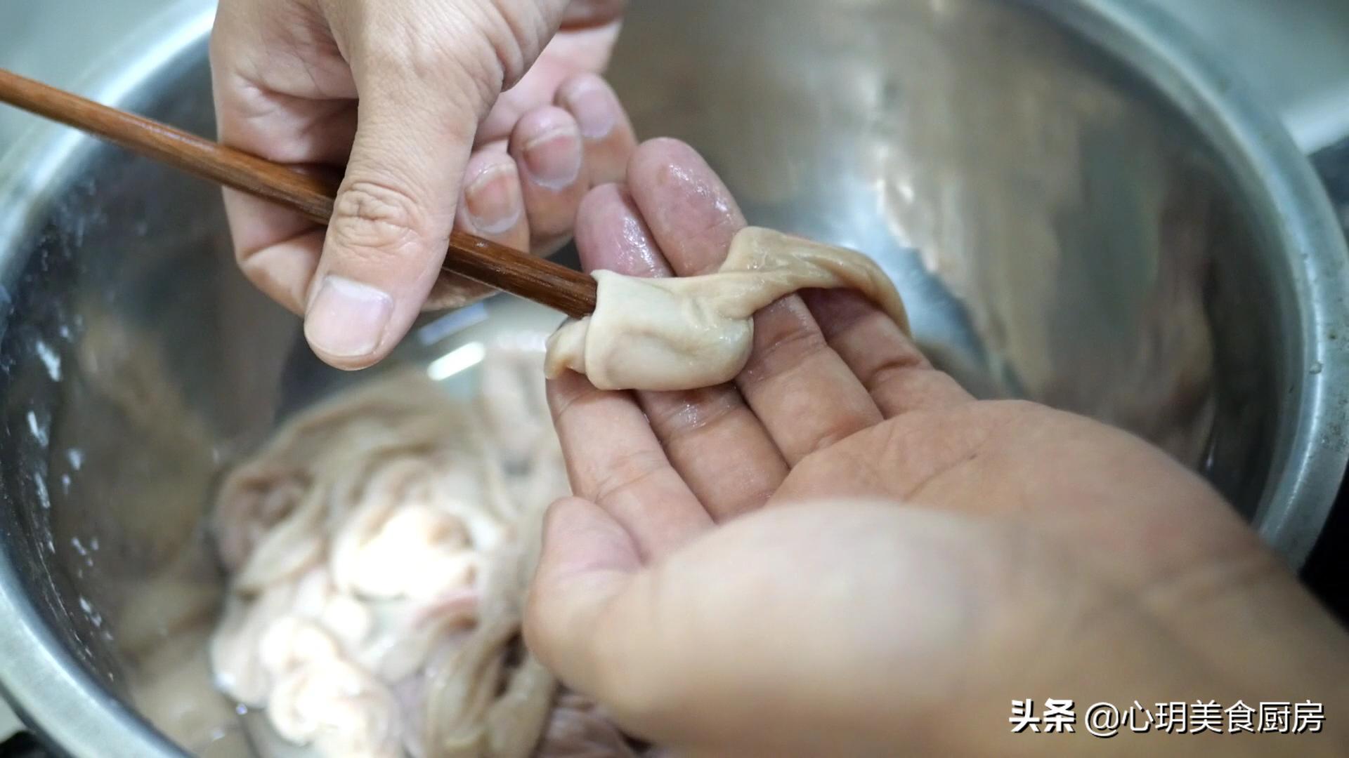 清洗猪肚时最忌直接加面粉和盐,清洗猪肚只用盐可以吗