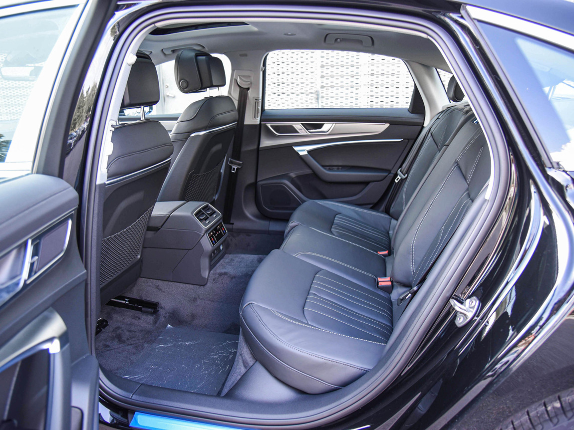 22款改款奥迪A6L45TFSI臻选致雅型：它可是奥迪A6L目前的主力车型