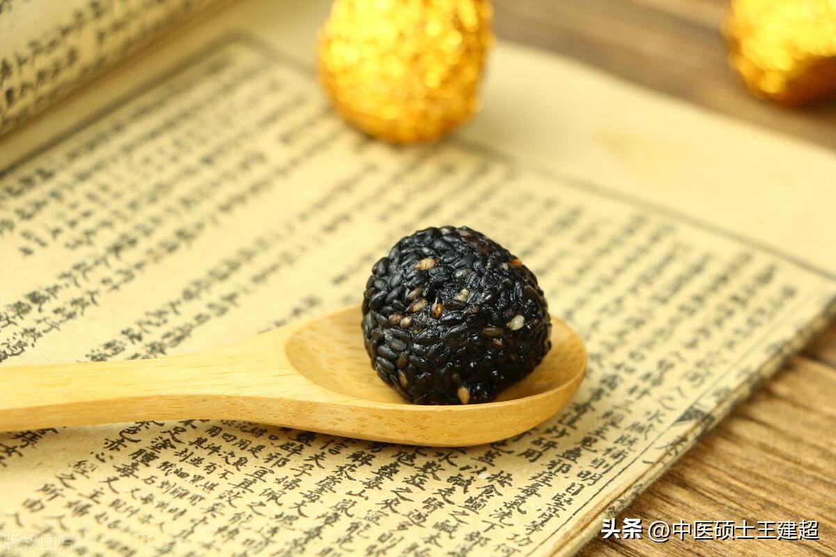 稍微一活动就大汗淋漓是肾虚,肾虚和动不动爱满头大汗有关吗