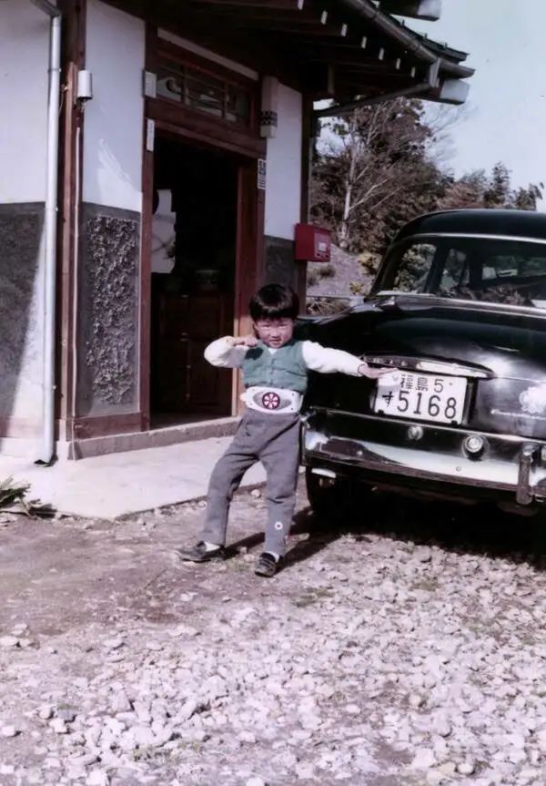 日本国宝级帅哥假面骑士,假面骑士救了人却被伤害