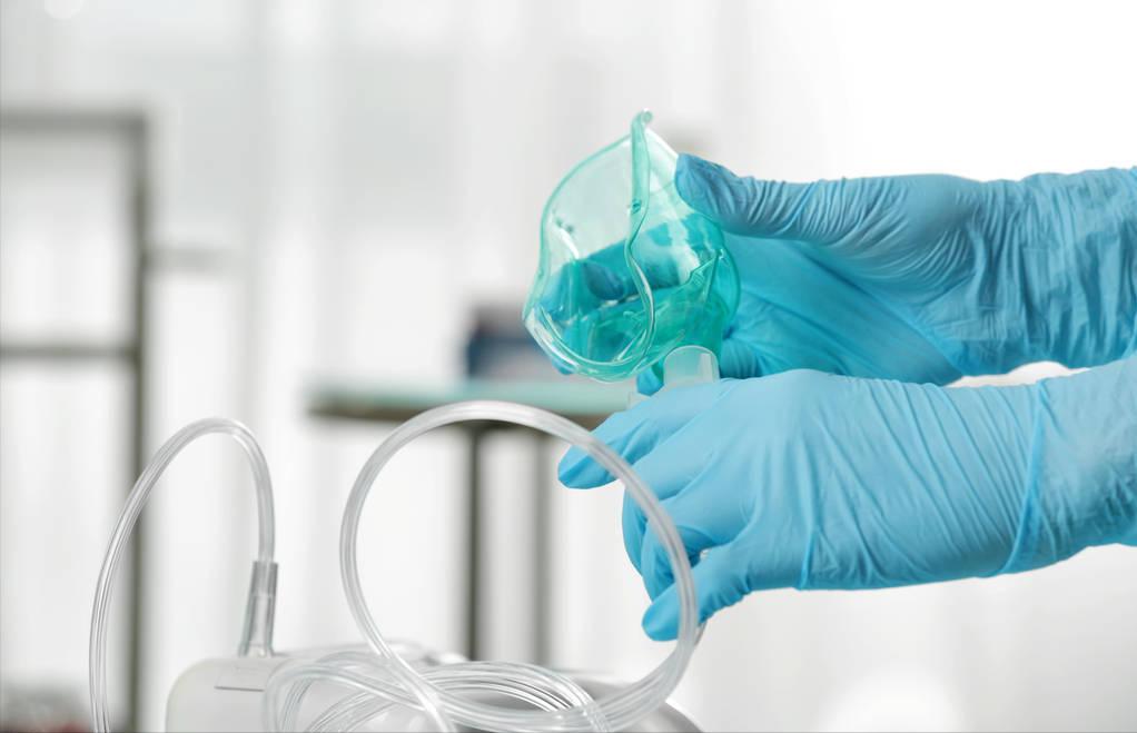 喉咙出现这些症状别大意！不是“咽炎”，可能是癌症上身！