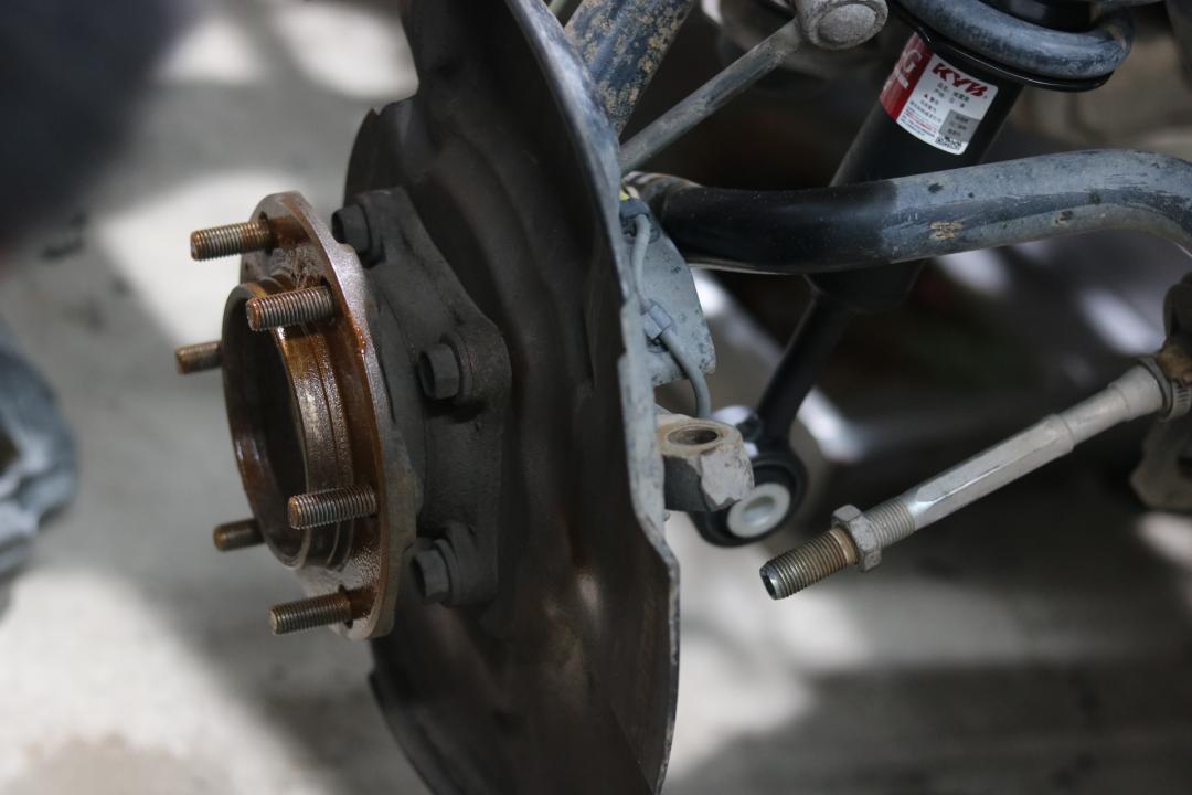 03年丰田霸道全车翻新多少钱,2004款丰田霸道拆车视频