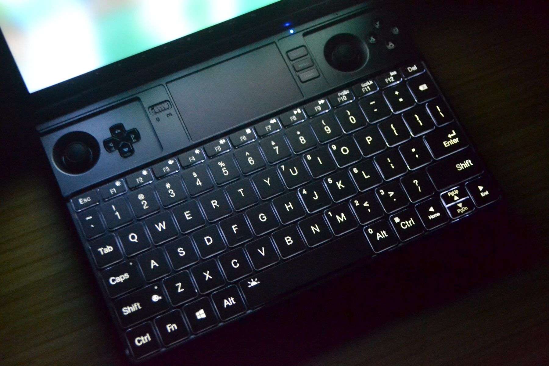 没有独显也能玩3A大作！AMD6800u加持的GPDWINMax2掌机到底有多强