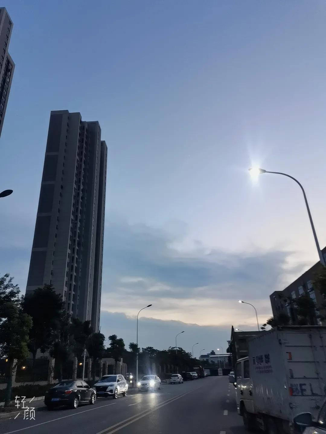 嘻唰唰每天几十上百能提现吗,嘻唰唰页面怎么找赚钱按钮