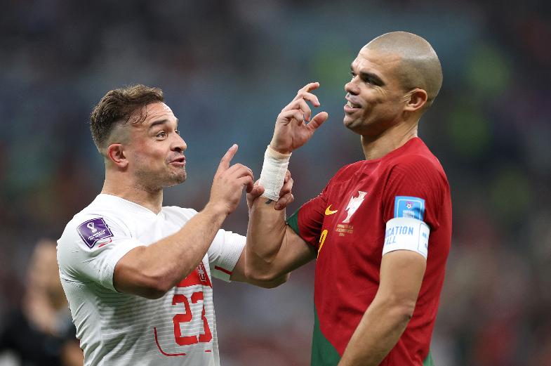 独自撑起葡萄牙青黄不接的时代,巅峰的c罗碰上葡萄牙黄金一代