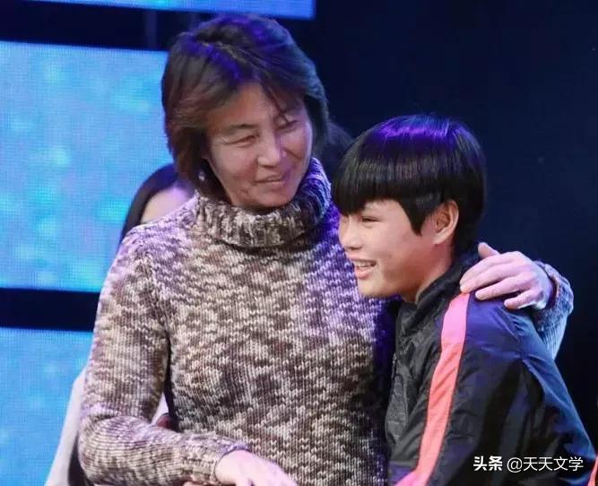 中国女足守门员高虹球场上赶鸟,女足高虹十大扑救