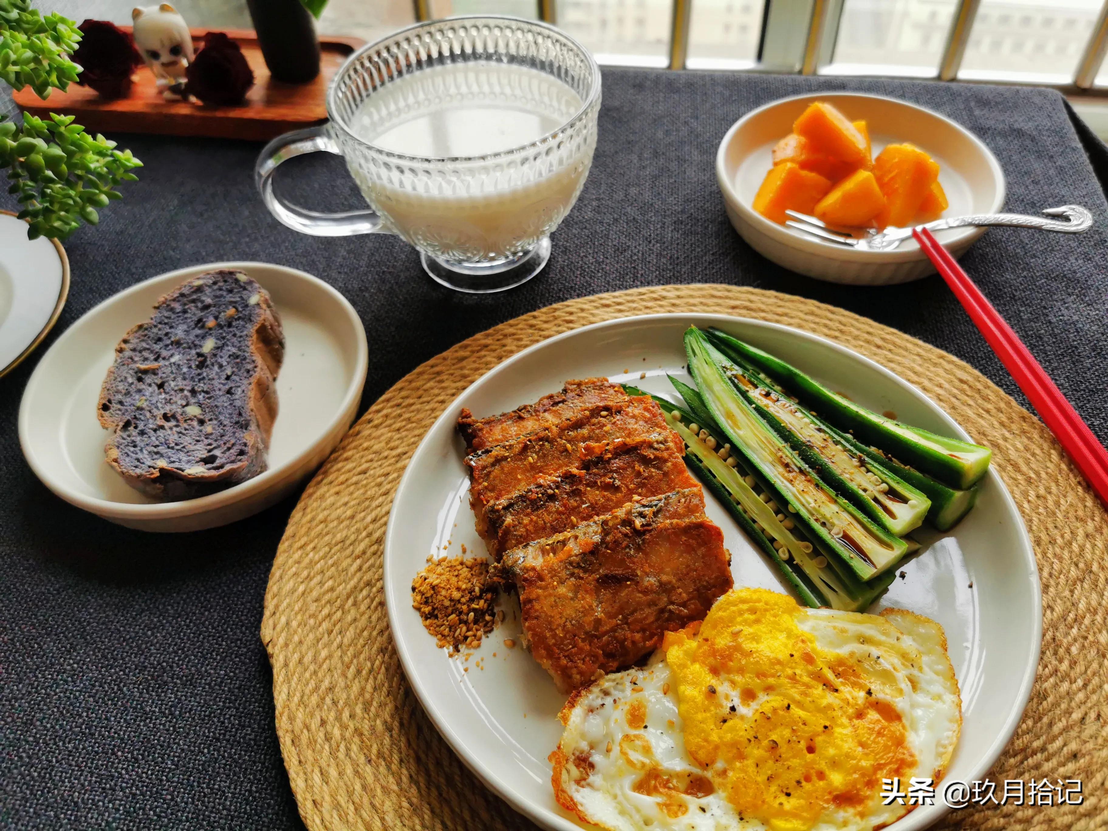 高中生学习紧张早餐别总牛奶面包，每天营养丰富换样吃用陪伴减压