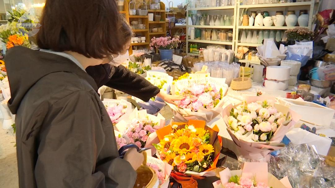 鲜花蛋糕香槟玫瑰,鲜花蛋糕感恩有你