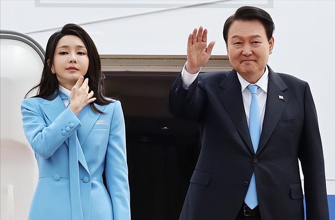 韩国总统夫人的时尚穿搭,韩国总统夫人金建熙穿搭同款