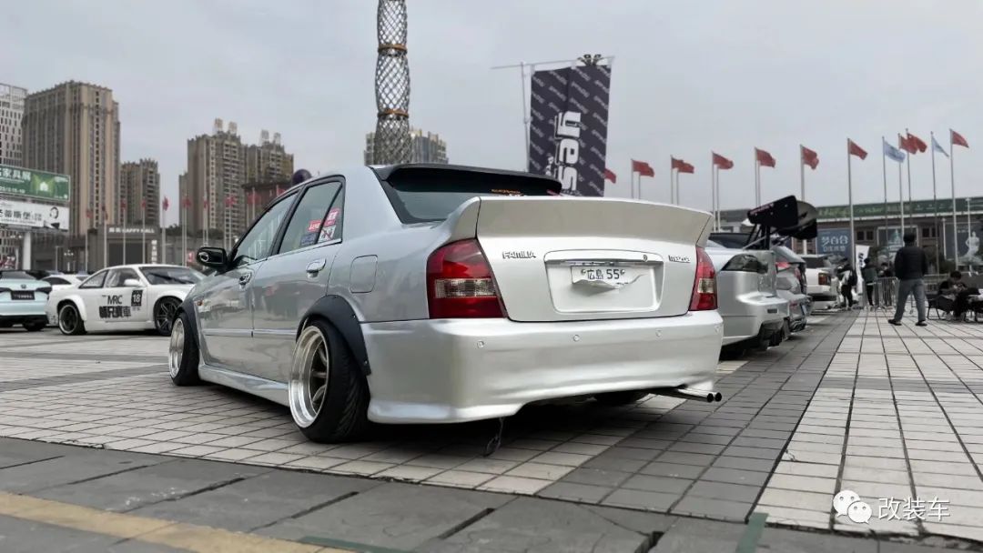 马自达323玩漂移,马自达323狂飙