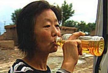 真实故事：东北一女子喝柴油“成瘾”，10年喝下数吨安然无恙