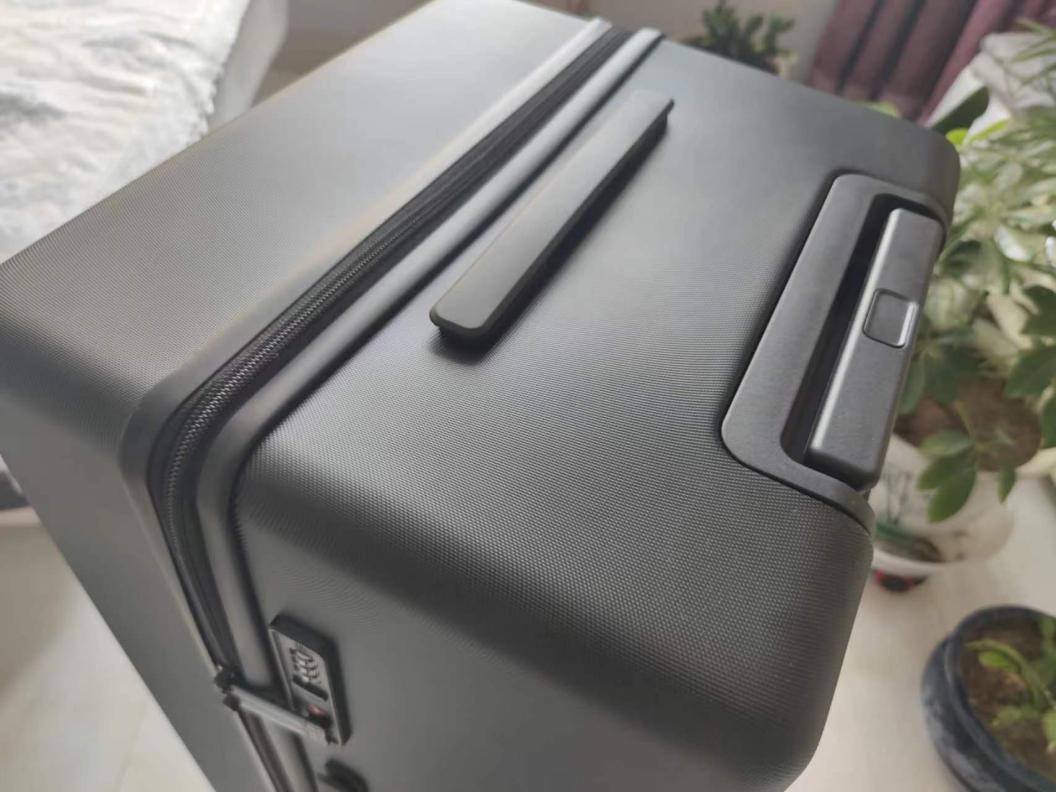 地平线行李箱哪个品牌好,90分行李箱和地平线行李箱哪个好