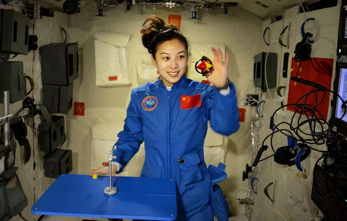 “最牛出差”三人组从太空返航，中国航天凭啥成为太空竞赛主角？