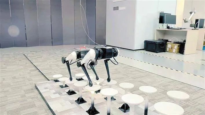 腾讯四足机器人max二代,腾讯发布Max二代机器人