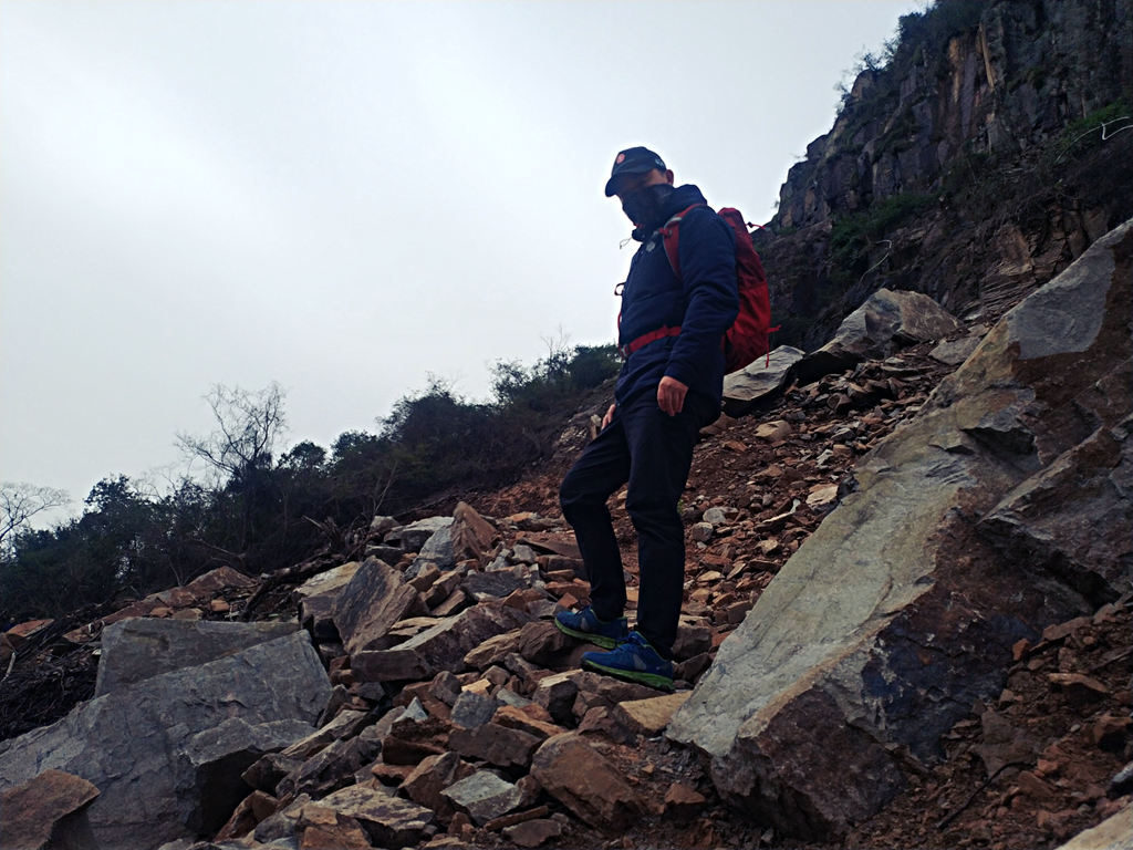 连帽棉服男女同款冬季加厚保暖款,冬季放牧穿的防寒加厚棉服